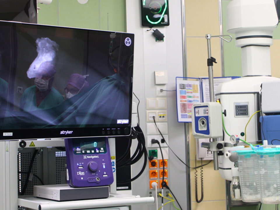 Monitor surgery